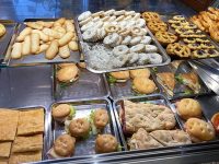 Pasticceria Andrea in Compiobbi offers a wide variety of food.